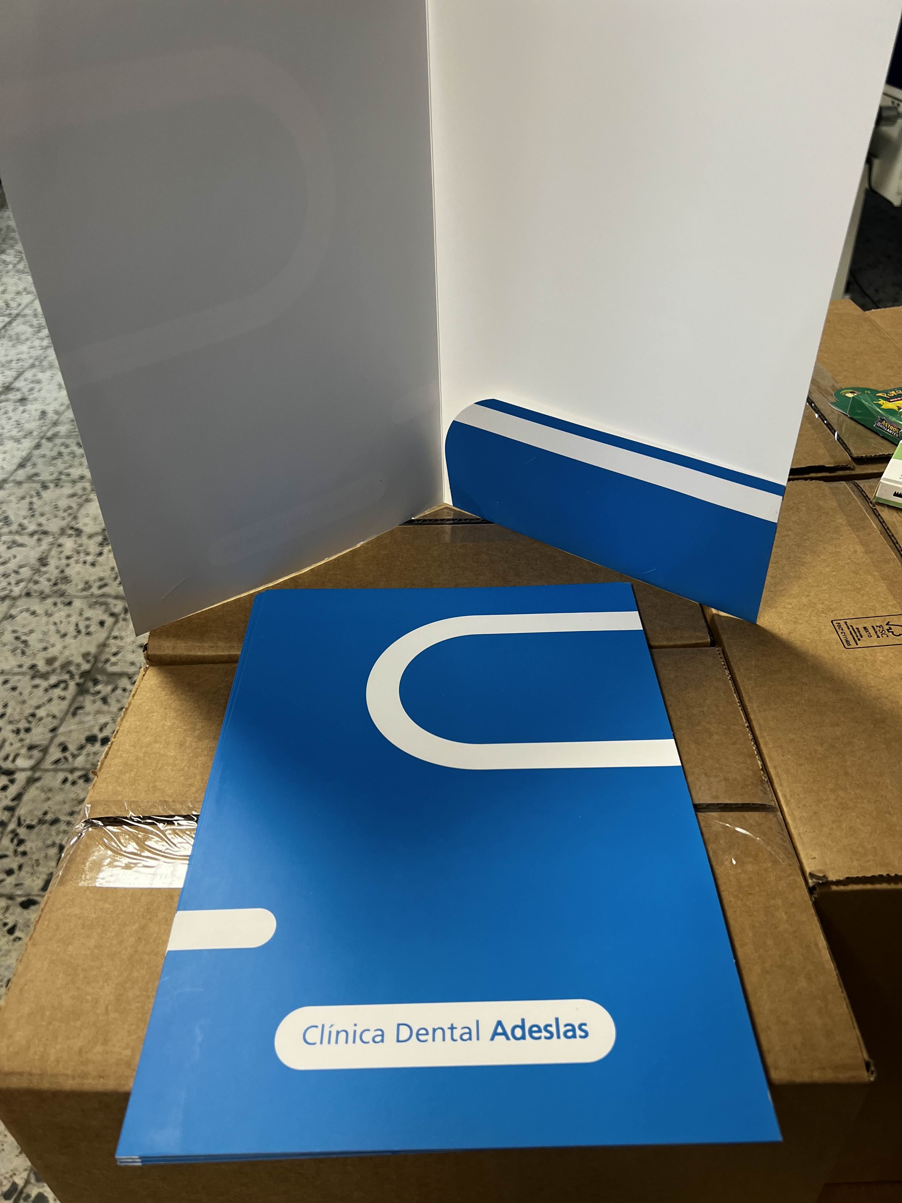 CARPETA CON BOLSILLO